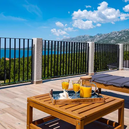 Дом отдыха Gorgeous In With House Sea View Рованьска
