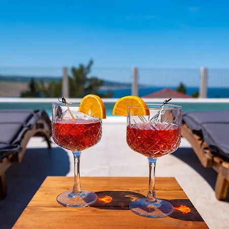 Gorgeous In With House Sea View Holiday home Rovanjska