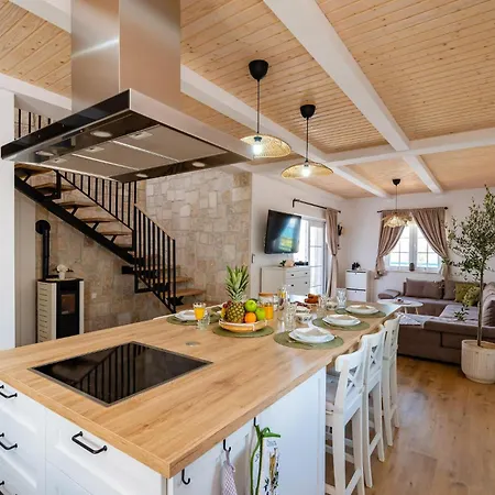 Gorgeous In With House Sea View Holiday home *