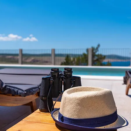 In بيت للعطل روفانجسكا