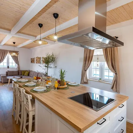 Holiday home Gorgeous In With House Sea View Rovanjska