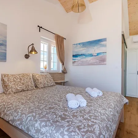 Gorgeous In With House Sea View Holiday home
