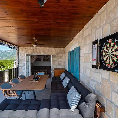 بيت للعطل In *