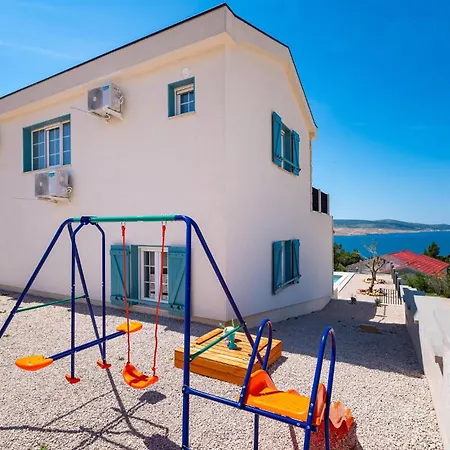 Gorgeous In With House Sea View *