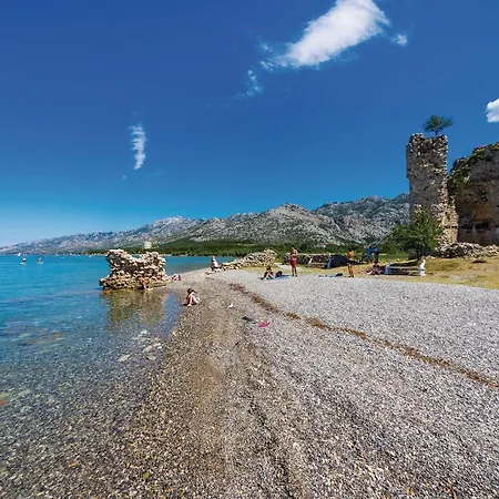 In بيت للعطل *